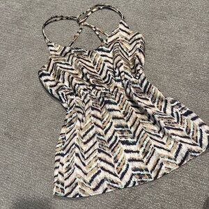 Vici cross cross tank size small